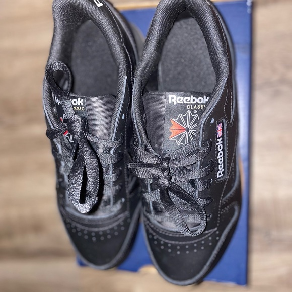 Classic Leather Reeboks - Picture 8 of 9